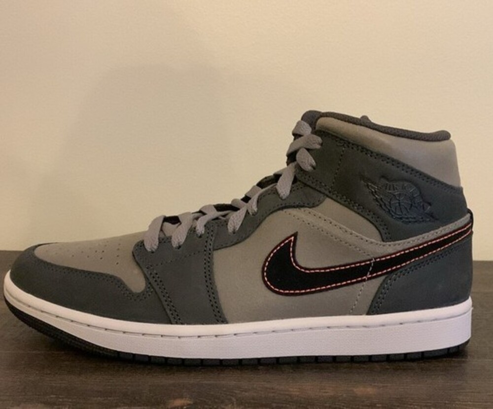 New in box! Nike Air Jordan 1 Mid SE - 8 - Dark Gray & Black High-Top Sneakers